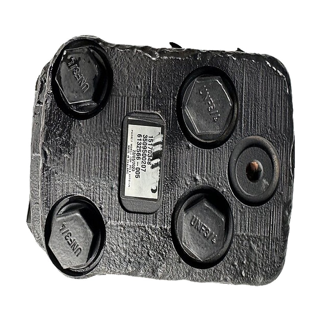Loader Hydraulic Valve 15170348/11027552/15072231 Is Suitable for Volvo L120F/150/180/220/L350 Loader